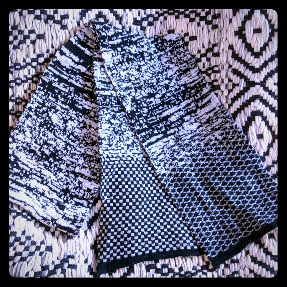 Skinny Black and White Scarf